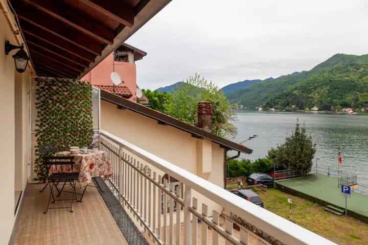 Rifugio Sul Lago Di Lugano A Porto Ceresio Exterior photo